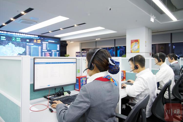 亥时灯火 286通电话背后的城市守望者